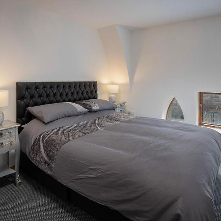 Elegant Church Conversion Close To Blackpool Tower Bagian luar foto